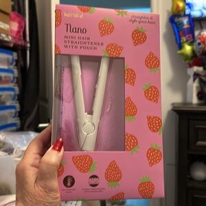 Kensie Nano Mini Hair Straightener With Insulated Pouch NEW